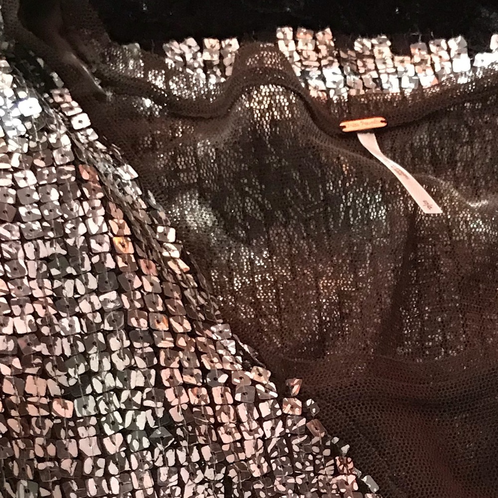 Sequin dress ft. on OITNB, season 7